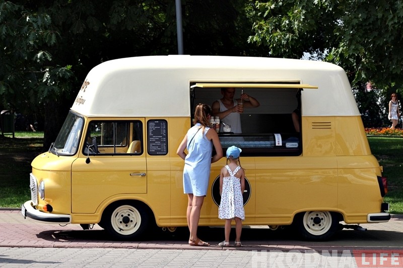 Ад напояў да неапалітанскай піцы: усе фудтракі Гродна ў адным матэрыяле. Чытай і галасуй!