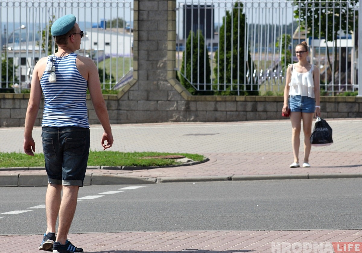 ФОТА: Гродзенскія дэсантнікі адзначаюць Дзень ПДВ ФОТА: Гродзенскія дэсантнікі адзначаюць Дзень ПДВ