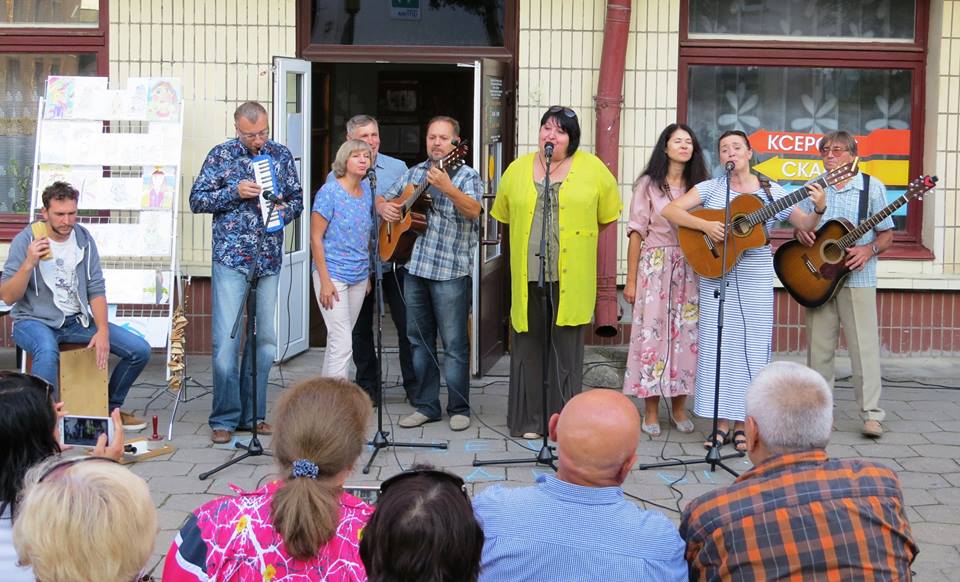 "Я дамалюю свой малюнак". У Гродне прайшла выстава ад анкахворых дзяцей