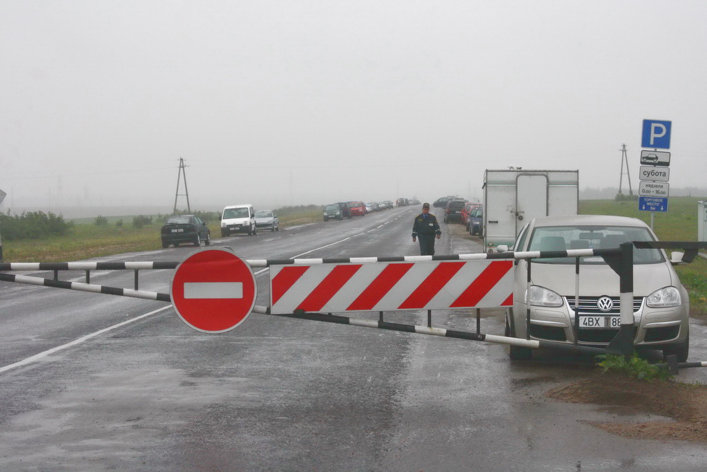 Ад ажыятажу 90-х да амаль пусткі сёння. Як існаваў і амаль знік гродзенскі аўтарынак