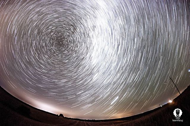 Успей словить звезду, пока август не закончился. Гродненский фотограф делится опытом съемки астропейзажей (+ улётные снимки ночного неба)