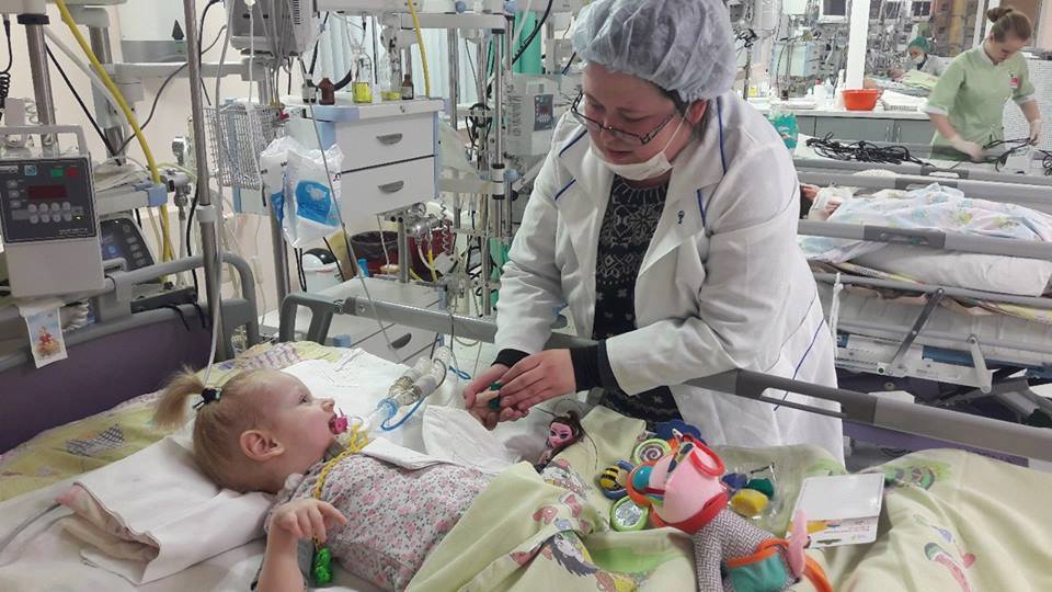 Даша будзе дыхаць дома. Ёй дапамаглі 8 000 чалавек з Беларусі і Польшчы