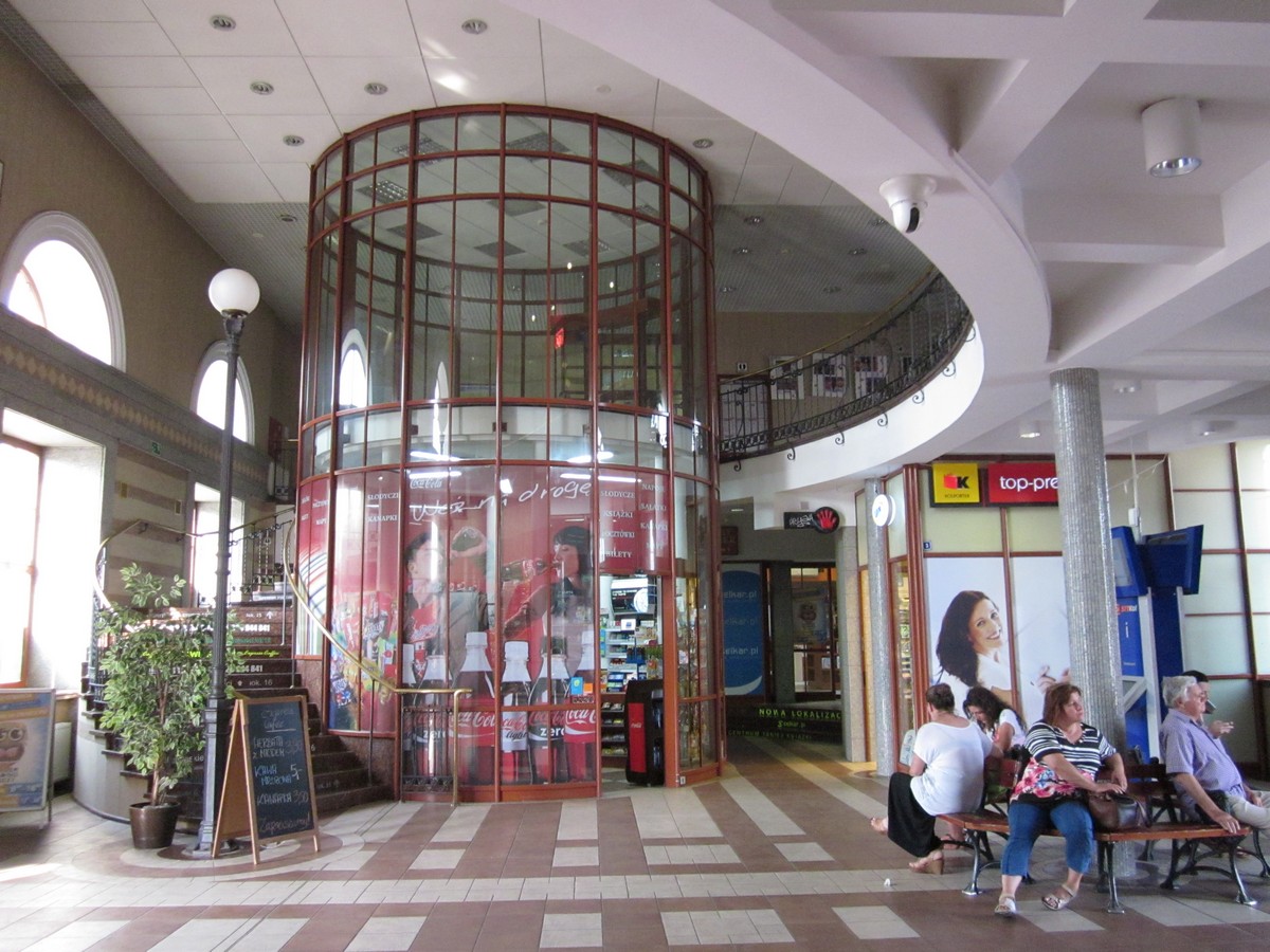 Чыгуначны вакзал у Беластоку чакае рамонт: глядзіце, як ён зменіцца ўжо праз год Чыгуначны вакзал у Беластоку чакае рамонт: глядзіце, як ён зменіцца ўжо праз год