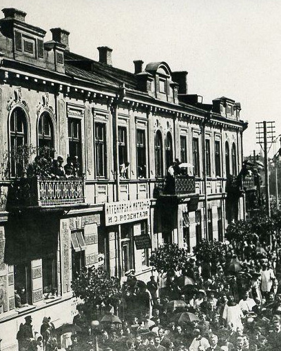 З эклектыкі ў функцыяналізм: як на Ажэшкі ў Гродне з'явіўся адметны будынак банку