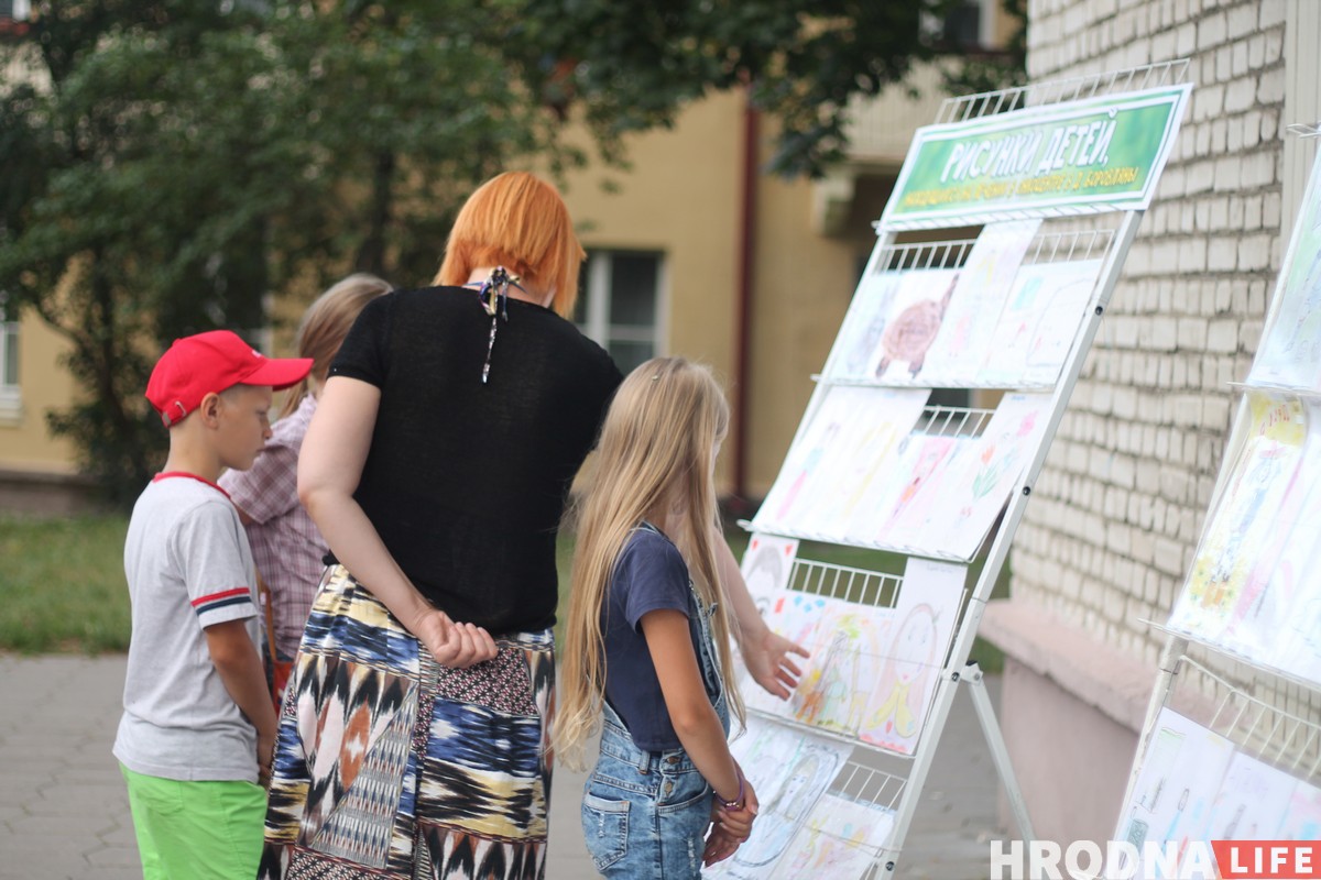 "Я дамалюю свой малюнак". У Гродне прайшла выстава ад анкахворых дзяцей "Я дамалюю свой малюнак". У Гродне прайшла выстава ад анкахворых дзяцей