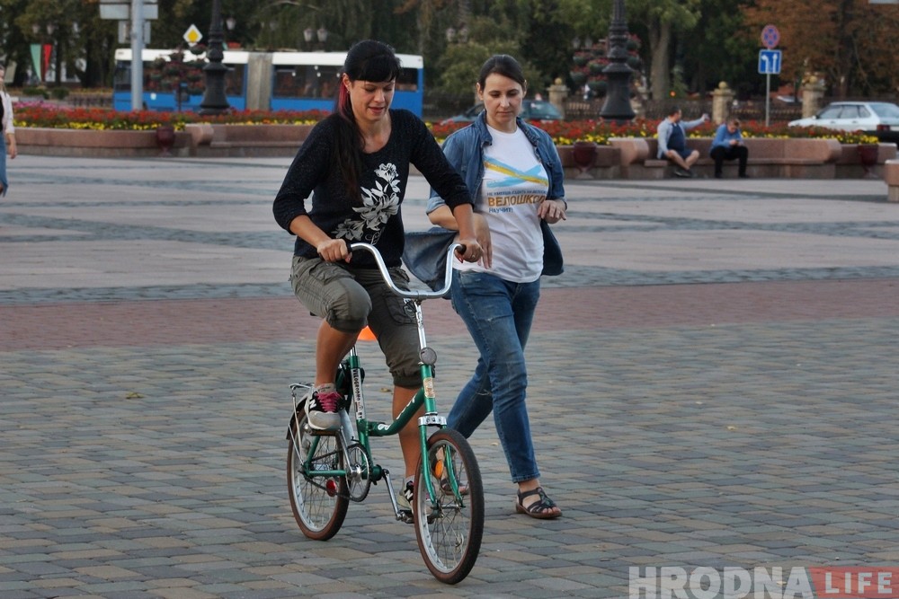 "Да кожнага індывідуальны падыход". У Гродне стартавалі бясплатныя курсы для тых, хто не ўмее катацца на ровары