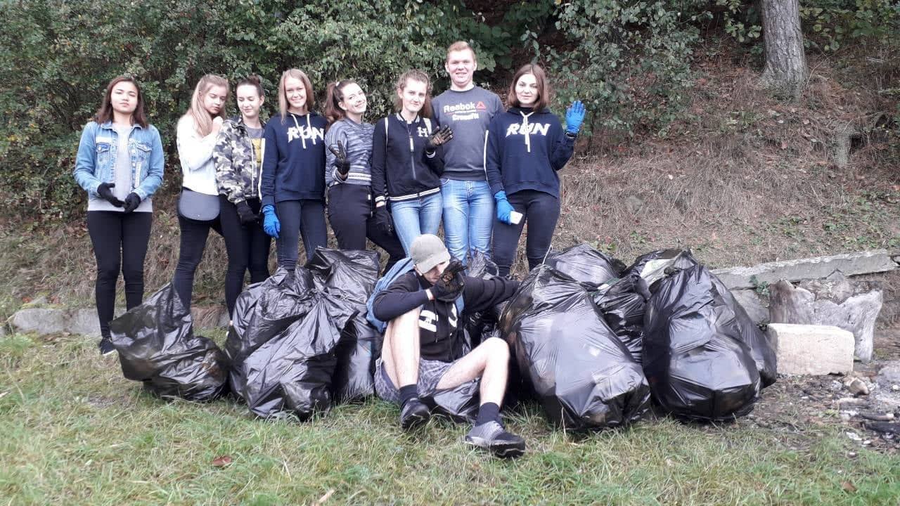 Падчас акцыі «Зробім!» гродзенцы ачысцілі рэчышча Ласасянкі