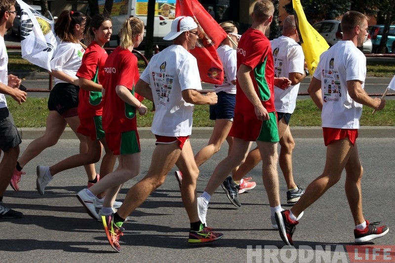 Па вуліцах Гродна беглі беларускія і польскія паштальёны Па вуліцах Гродна беглі беларускія і польскія паштальёны