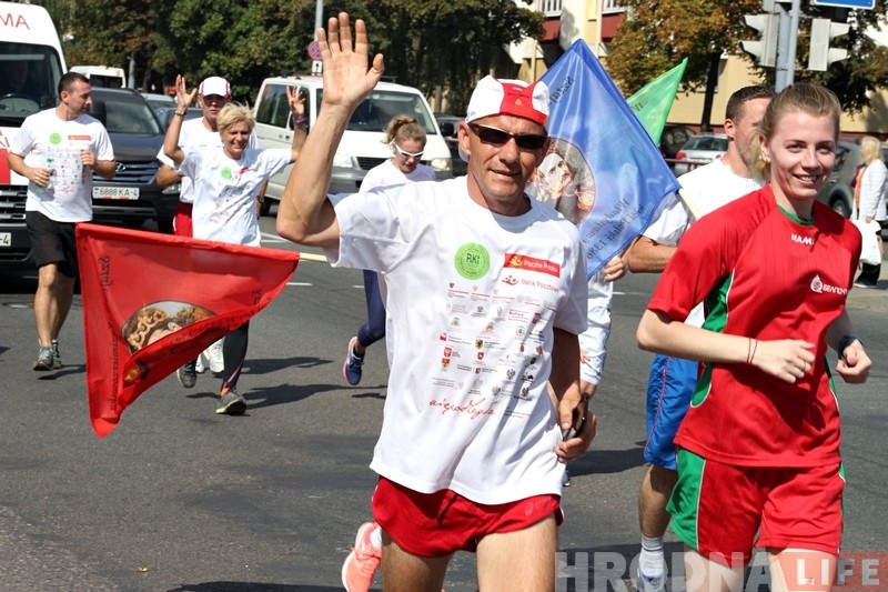 Па вуліцах Гродна беглі беларускія і польскія паштальёны Па вуліцах Гродна беглі беларускія і польскія паштальёны