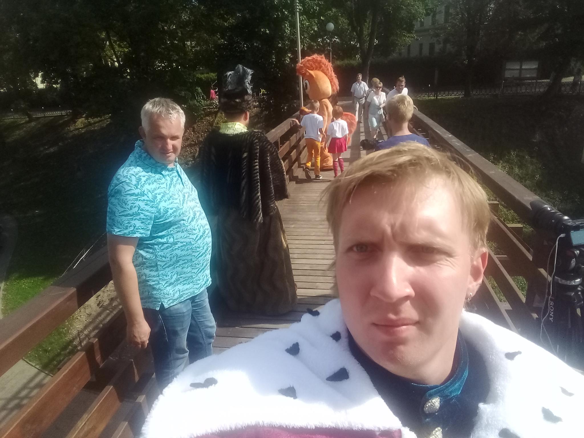 Фотафакт: Гродзенскія гісторыкі зняліся ў кліпе пра бонсцікаў Фотафакт: Гродзенскія гісторыкі зняліся ў кліпе пра бонсцікаў