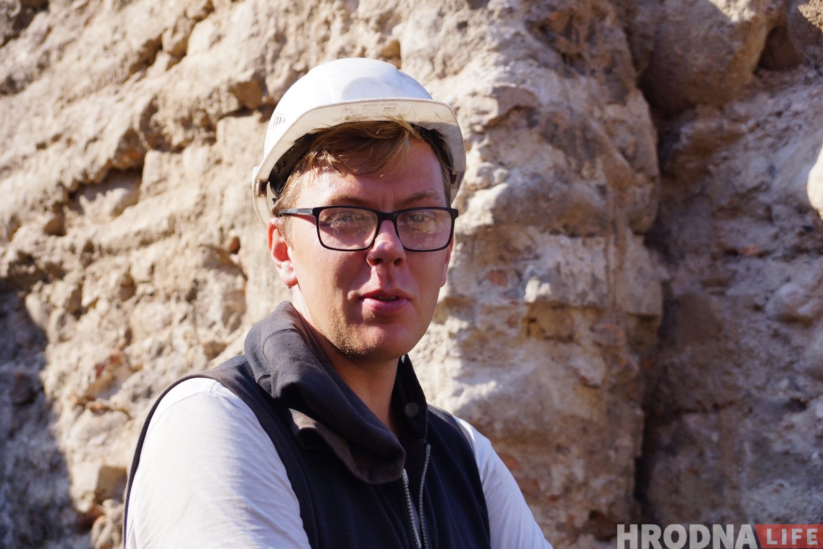 Хату гараджан 14 стагоддзя знайшлі на раскопках Старога замка ў Гродне