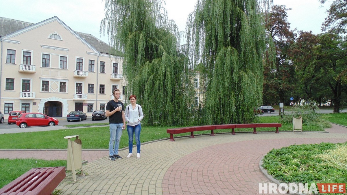 Сквер за "текстилями" переживает последнюю осень: там построят офисный центр. Что думают гродненцы?