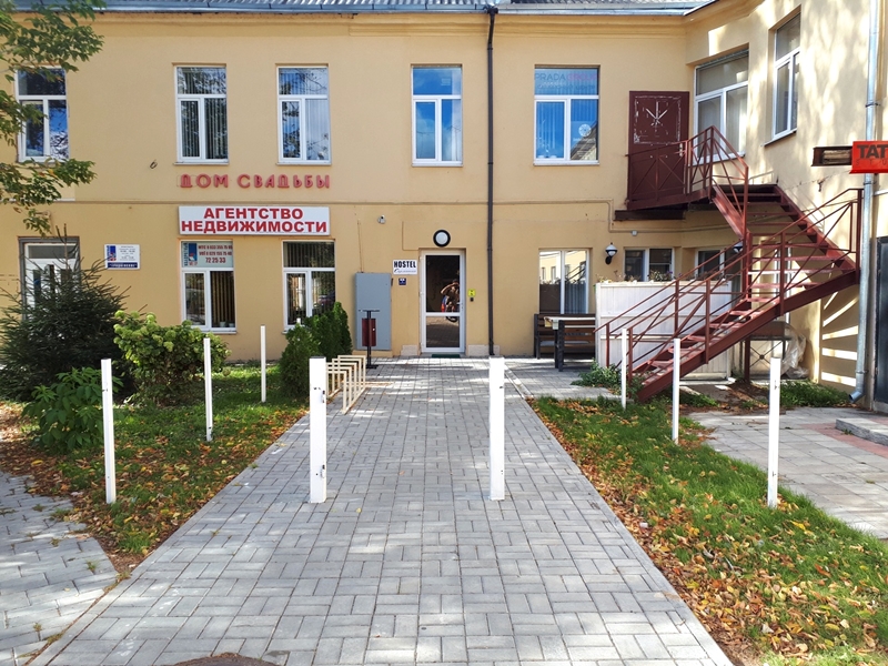 Хостел "Сарматия" штрафуют за благоустройство территории, которое разрешили, а после запретили