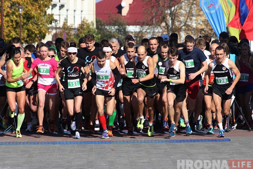 «Лепш бегчы, чым стаяць і глядзець». Галоўны па спорце ў Гродне пра бег у горадзе і ўласным жыцці