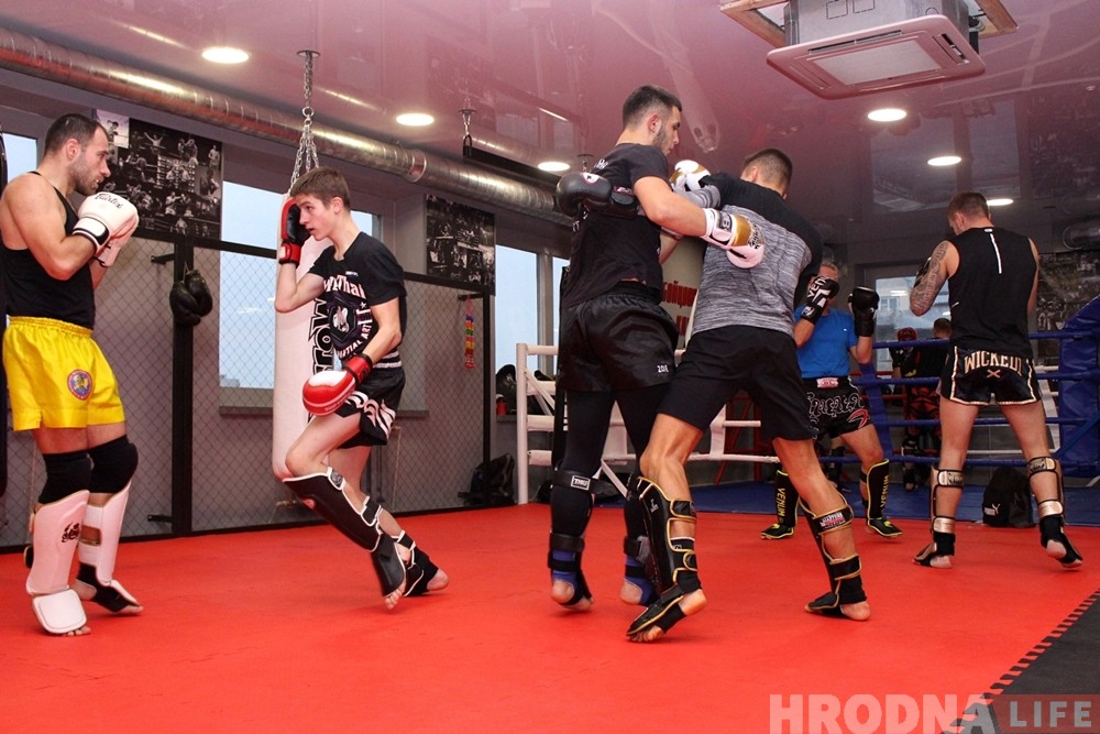 «Место, где будем готовить чемпионов». Дмитрий Варец открыл в Гродно свой бойцовский клуб