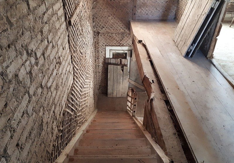 В Гродно могут снести конструктивистский дом 1930-х. Его начали восстанавливать, а сейчас продают