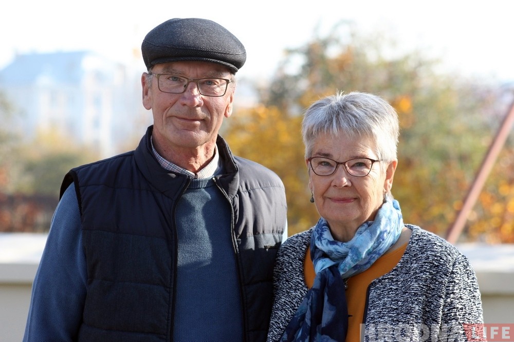 «Хацелі б пажыць у беларускіх сем'ях». Дацкія пенсіянеры прыехалі ў Гродна знаёміцца з горадам і практыкаваць рускую мову