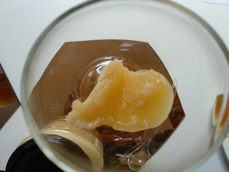 Калі мёд з пахам звараных укрутую яек , гэта нармальна? Парады ад адзінага ў Беларусі мядовага самелье