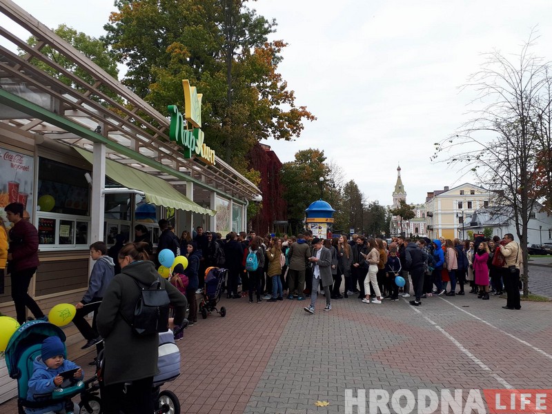 Як у Гродне раздавалі бясплатную шаўрму (фота) Як у Гродне раздавалі бясплатную шаўрму (фота)