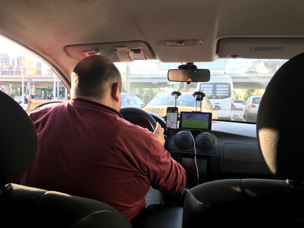 Гродзенскія таксісты расказваюць, навошта запрашаюць адзін аднаго на "агеньчык"