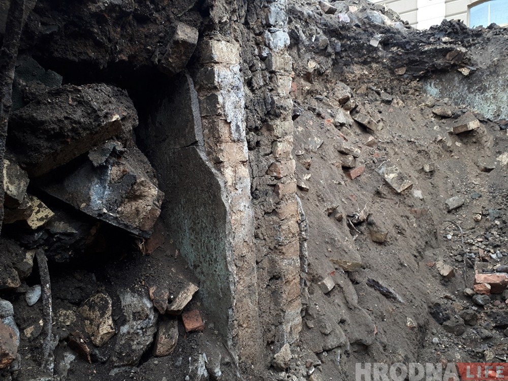 Возле синагоги в Гродно обнаружили фундамент молитвенной школы «Хевре Алших»