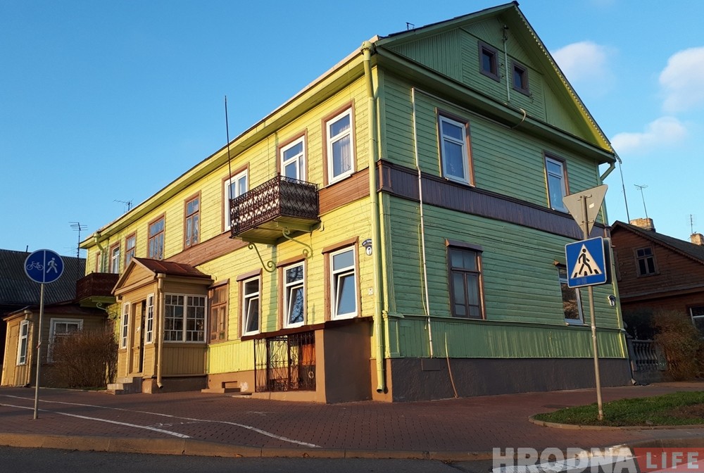 Деревянное здание в Новом Свете "ожило": в нем продают изделия из мяса и фермерский сыр