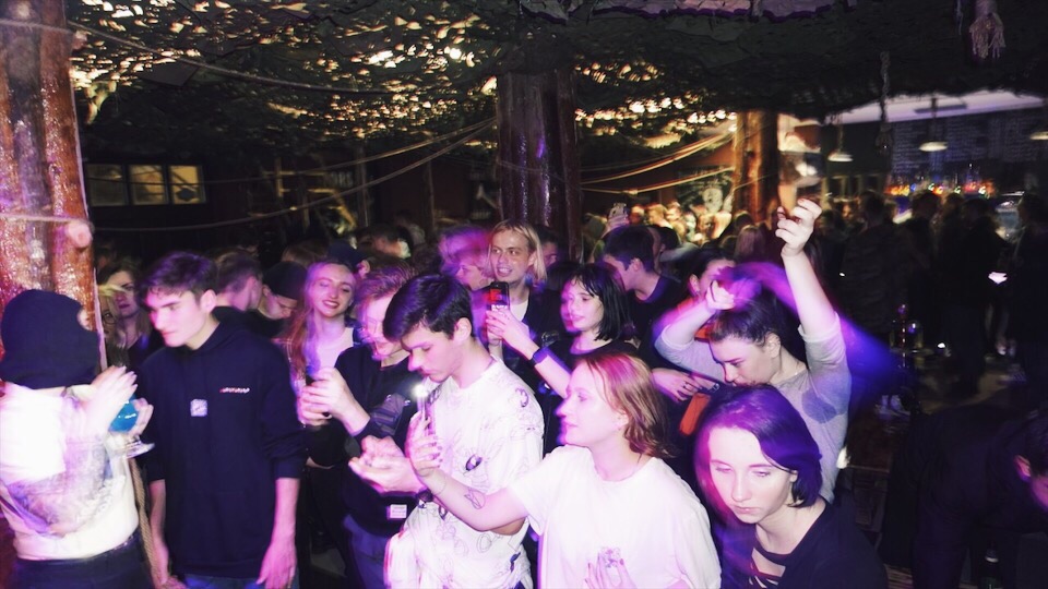 "РУСЬШОЎ" у майцы з Пуціным: у Гродне з'явілася новая рэп-тусоўка