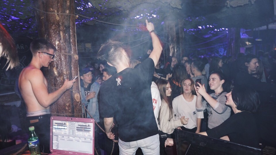 "РУСЬШОЎ" у майцы з Пуціным: у Гродне з'явілася новая рэп-тусоўка