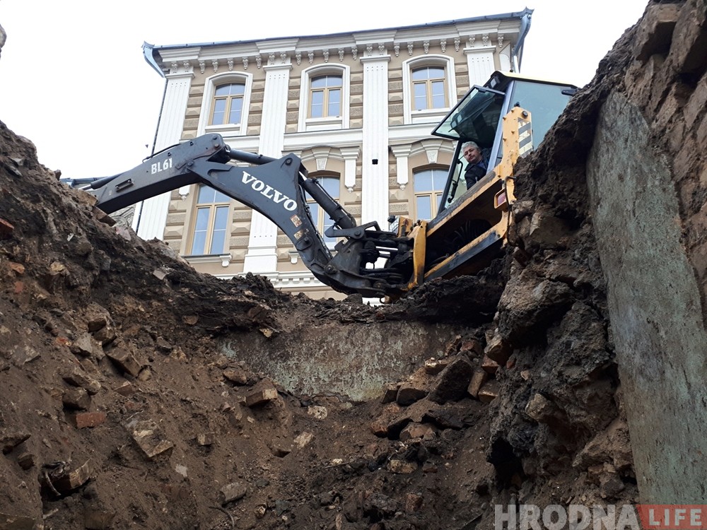 Возле синагоги в Гродно обнаружили фундамент молитвенной школы «Хевре Алших»