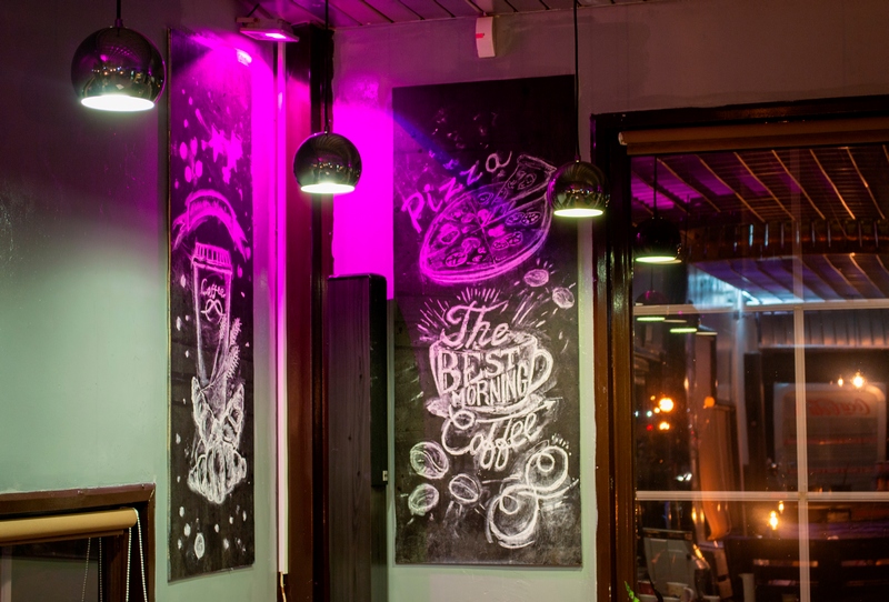 "Заведение с необычной атмосферой". На Ожешко открывается первый в Гродно снэк-бар