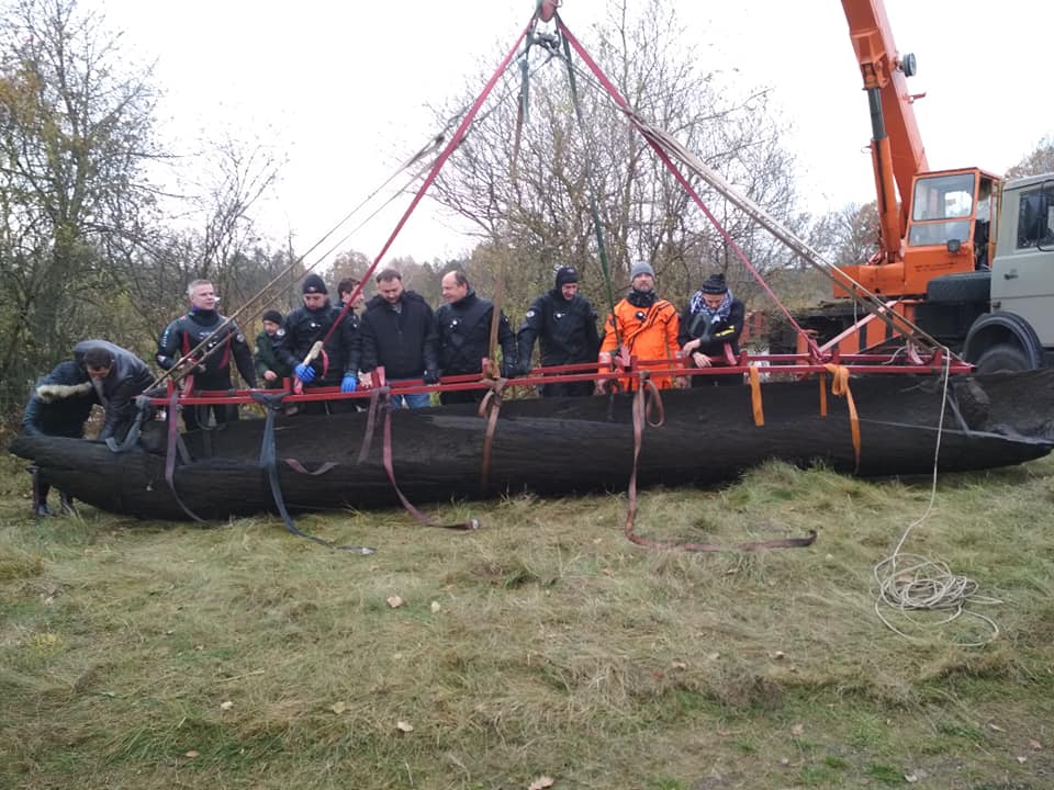 Паднятаму з дна Нёмана чоўну – 500 год