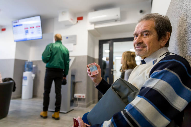 У Беластоку спрасцілі жыццё замежнікам, якія стаяць у чарзе па карту побыту