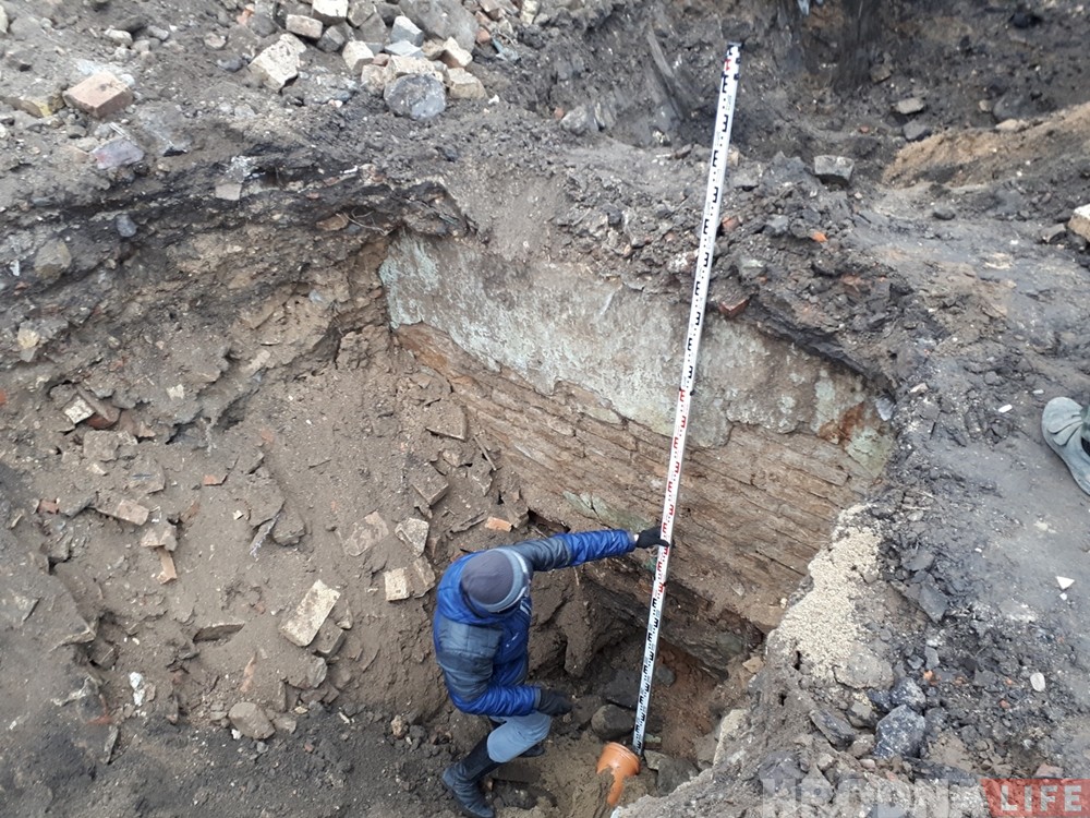 Возле синагоги в Гродно обнаружили фундамент молитвенной школы «Хевре Алших»