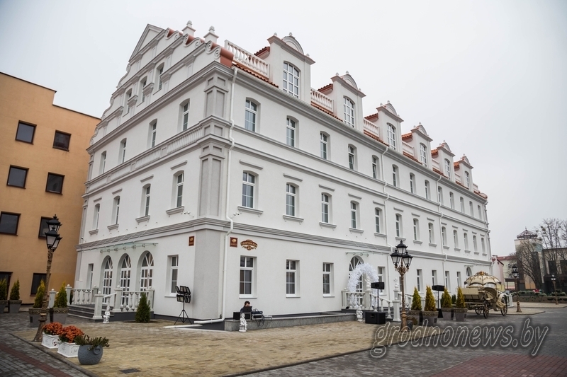 Скульптуры, чатыры хостэла да канца года і калядны кірмаш. Што будзе прыцягваць замежнікаў па "бязвізу"?