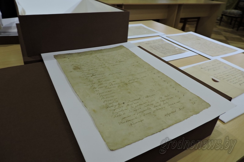 Гродненцы увидят восстановленые документы из архива Бригитского кастела и портреты его основателей