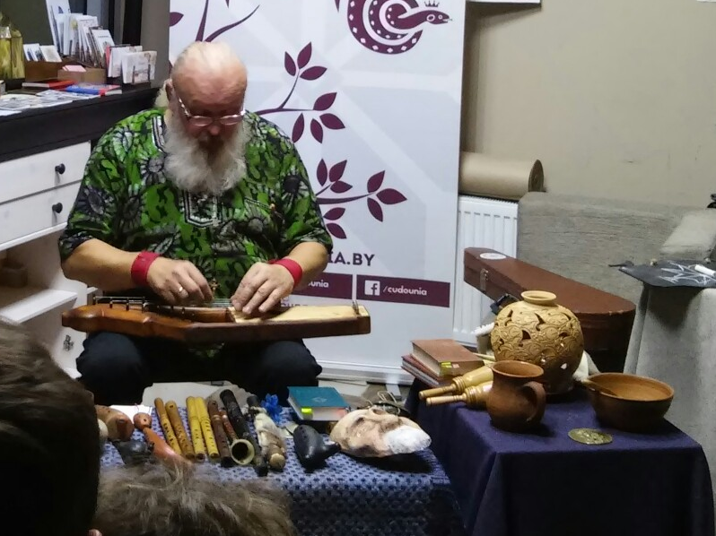 Дзяды, або як аднавіць сувязь з родам. Гутарка з Іванам Кірчуком