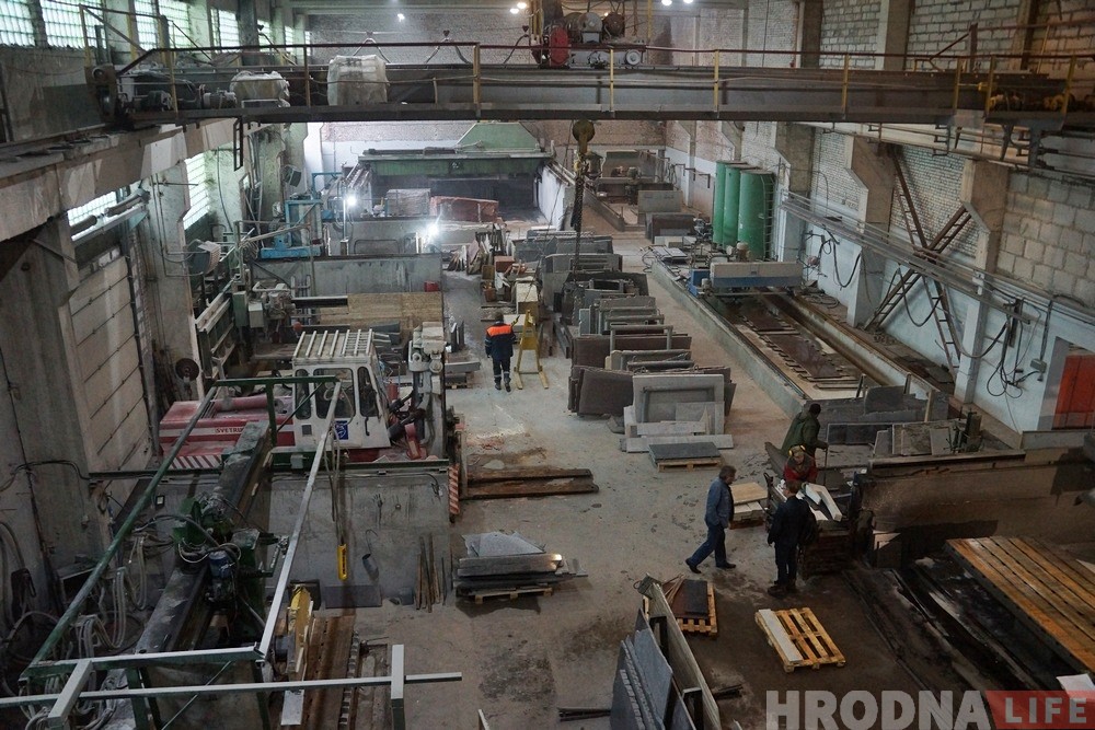 Глядзіце, як на заводзе пад Гродна робяць дэкор для Старога замка Глядзіце, як на заводзе пад Гродна робяць дэкор для Старога замка