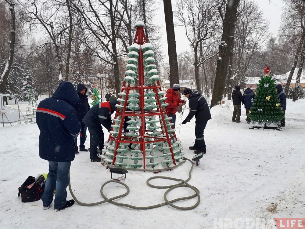 Фотафакт: у парку Жылібера адкрыюць алею навагодніх елак Фотафакт: у парку Жылібера адкрыюць алею навагодніх елак