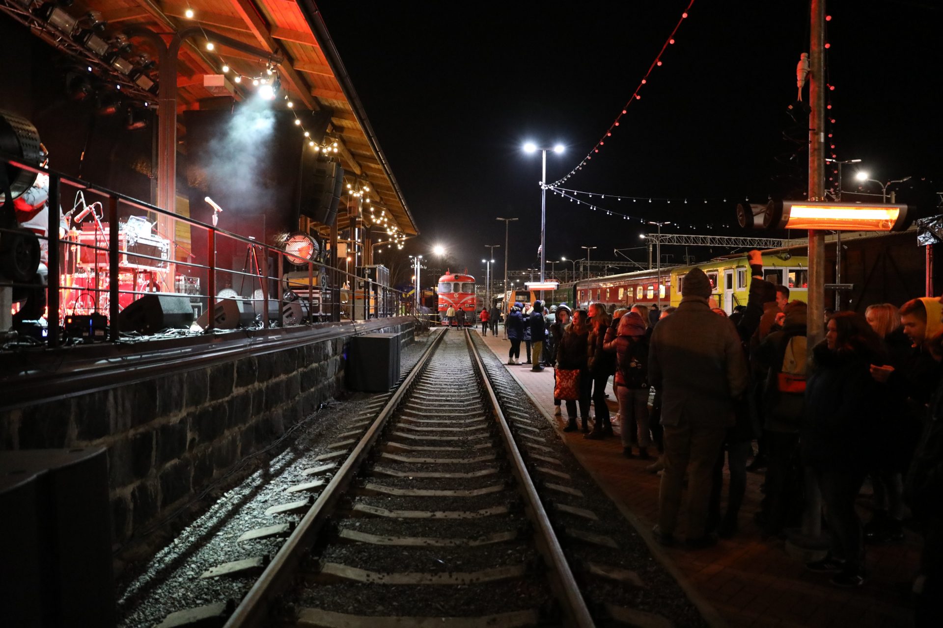 Вагон-рэстаран, дызайнерскі сквер і лекаванне елачнай дэпрэсіі: 7 нагодаў наведаць святочную Вільню