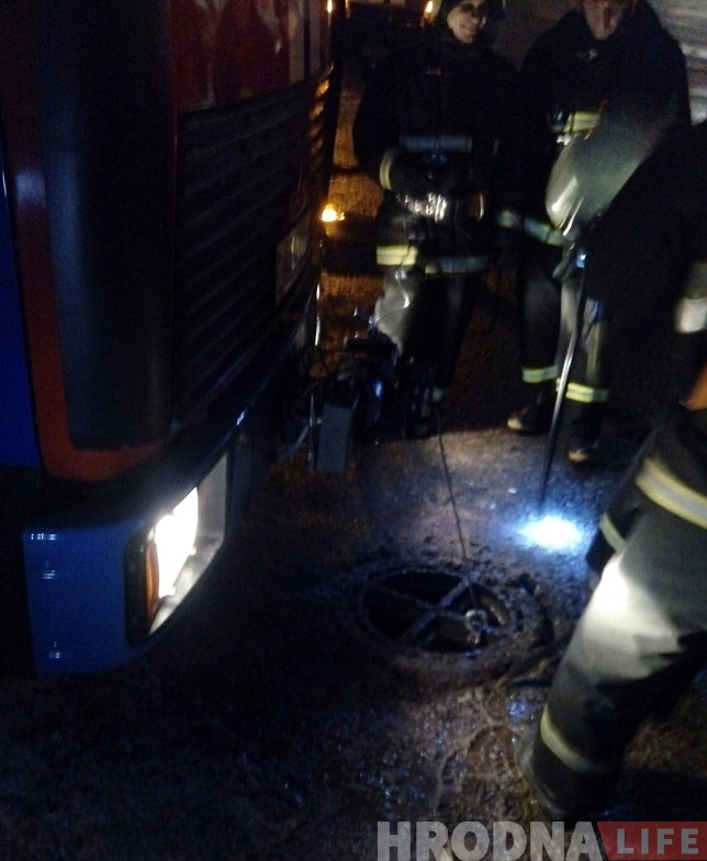 "Мы крычалі аб дапамозе, але службы нічога не маглі зрабіць." Каля аўтавакзала сабака праваліўся ў каналізацыйны люк і загінуў