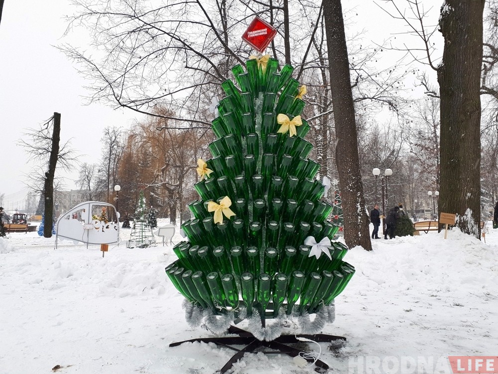 Фотафакт: у парку Жылібера адкрыюць алею навагодніх елак Фотафакт: у парку Жылібера адкрыюць алею навагодніх елак