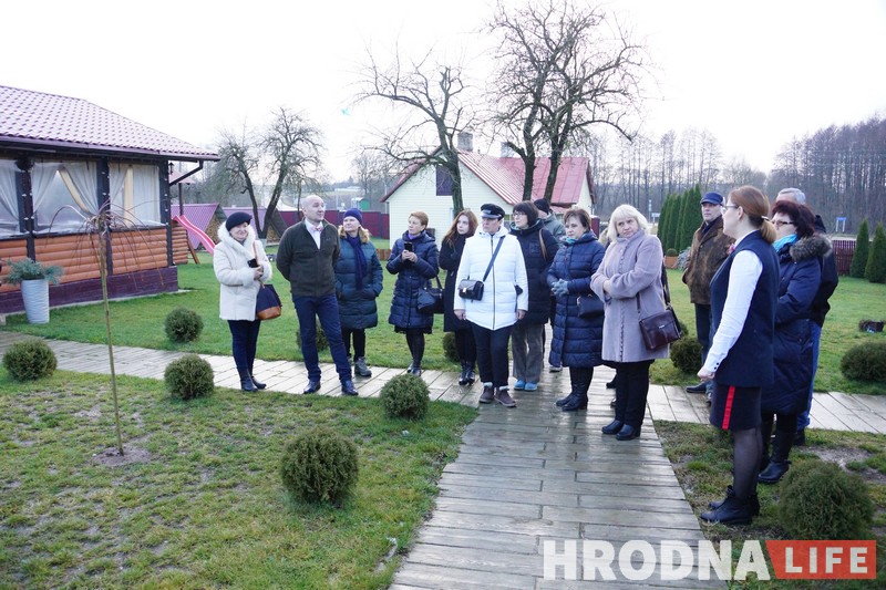 "До августа все расписано". Гродненцы сделали агроусадьбу из домика в деревне и удивляют гостей местной кухней
