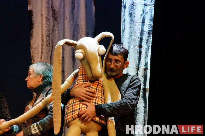 «Ніколі чаю з такімі дурнямі не піла!» Гродзенскія лялечнікі рыхтуюць пастаноўку «Алісы ў краіне цудаў» «Ніколі чаю з такімі дурнямі не піла!» Гродзенскія лялечнікі рыхтуюць пастаноўку «Алісы ў краіне цудаў»