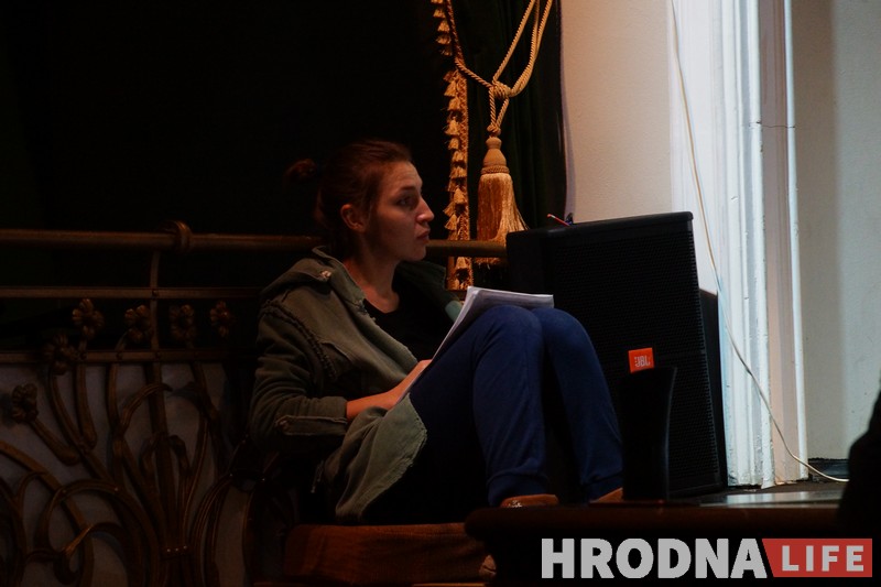 «Ніколі чаю з такімі дурнямі не піла!» Гродзенскія лялечнікі рыхтуюць пастаноўку «Алісы ў краіне цудаў» «Ніколі чаю з такімі дурнямі не піла!» Гродзенскія лялечнікі рыхтуюць пастаноўку «Алісы ў краіне цудаў»