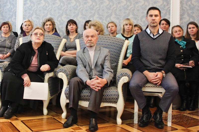 У Гродна прэзентавалі факсіміле першага ў свеце буквара на славянскай мове