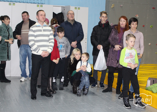 Спартыўныя батуты і самы высокі ў горадзе скаладром - у Фабрычным адкрыўся спартыўны цэнтр Спартыўныя батуты і самы высокі ў горадзе скаладром - у Фабрычным адкрыўся спартыўны цэнтр