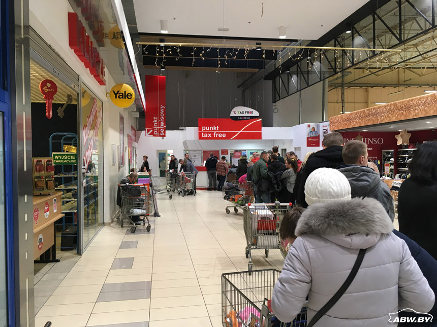 "Небывалы рост продажаў": беларусы рыхтуюцца да новых абмежаванняў увозу