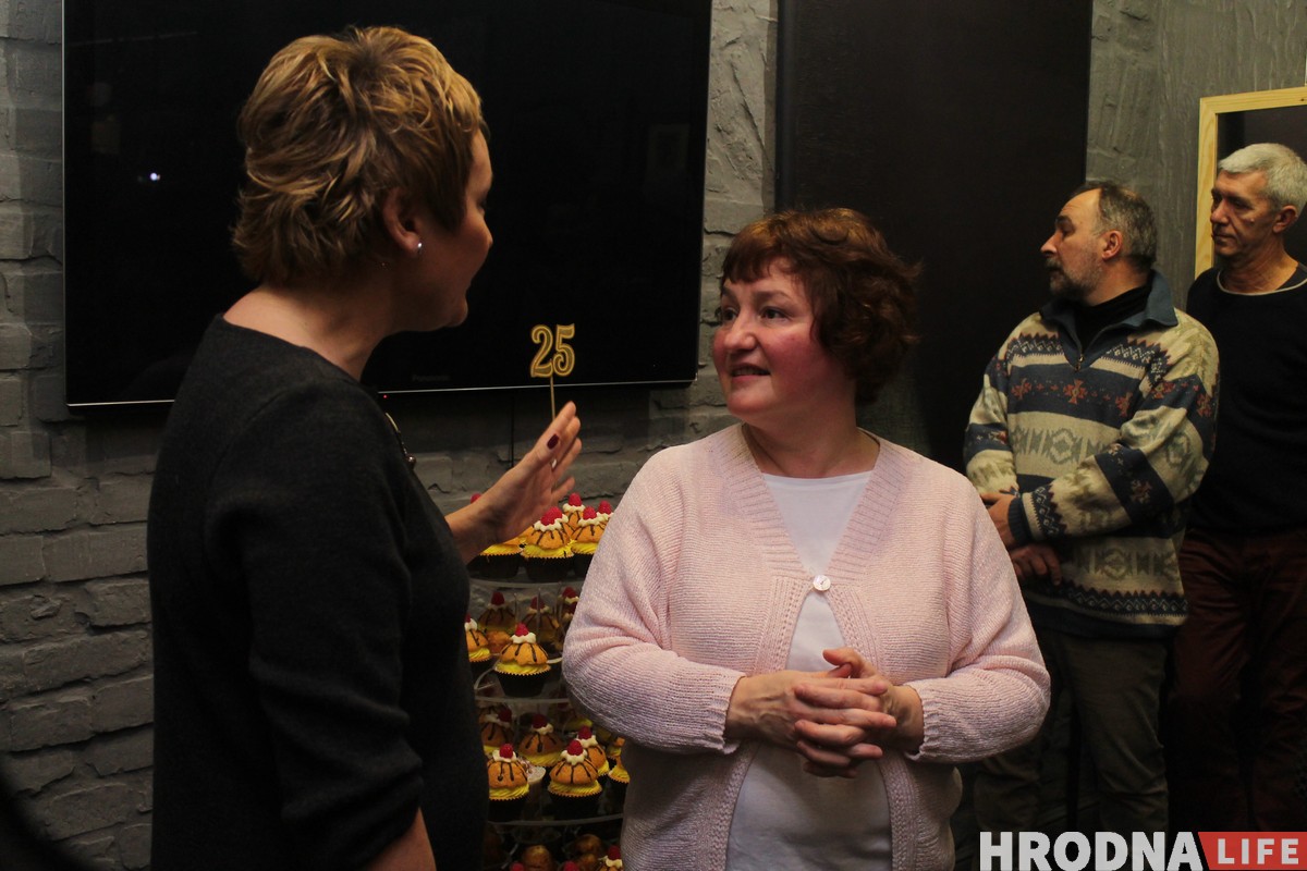 9 мастакоў, 18 карцін і 25 гадоў працы. Галерэя “У Майстра” адзначыла юбілей