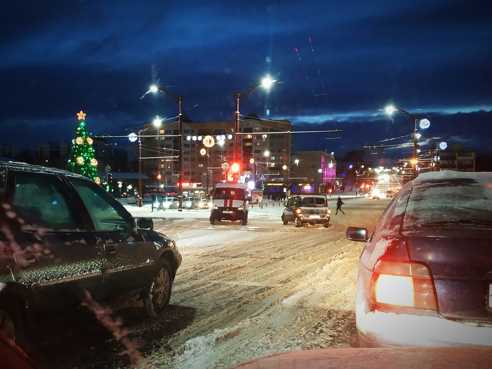 Гродна замяло снегам: на дарогах шмат аварый