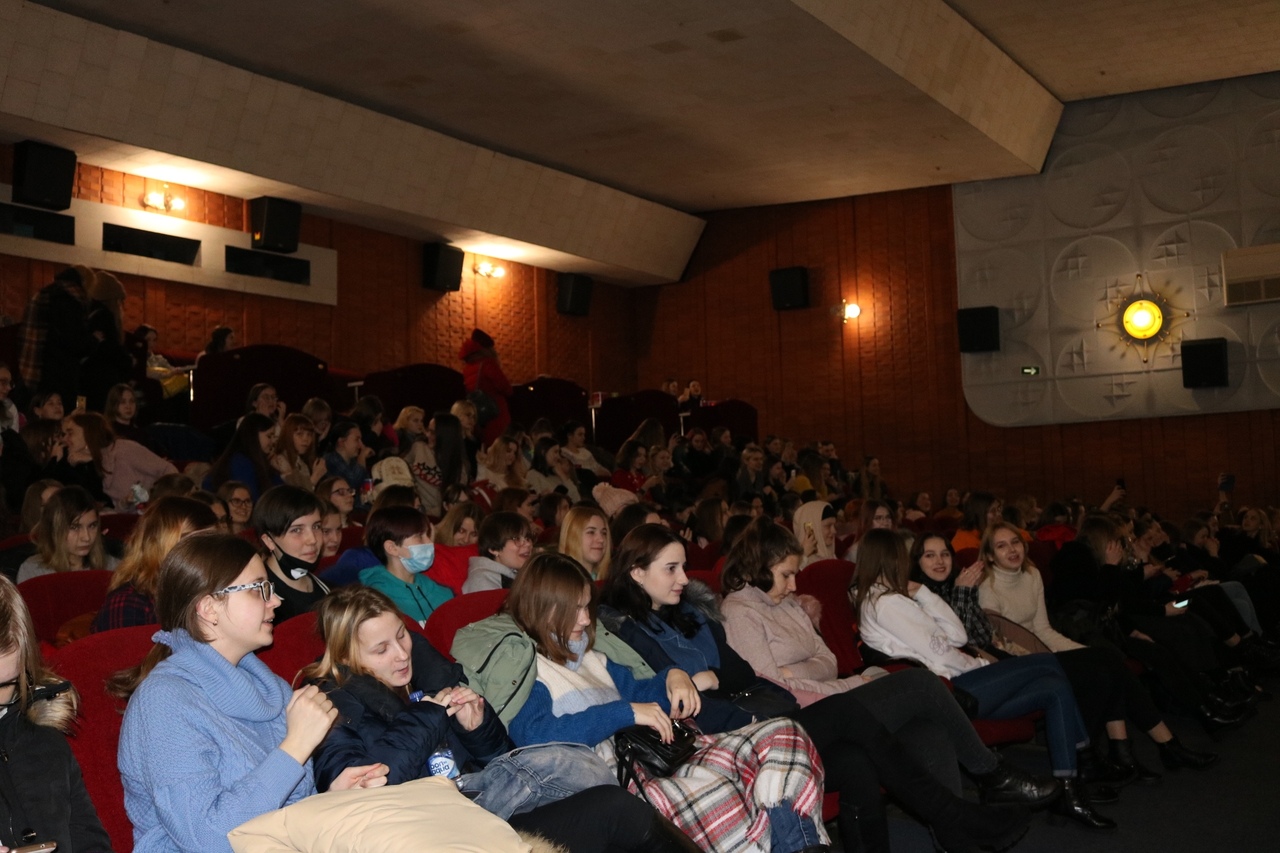 "Фанаты прызнаваліся адзін аднаму ў любові". У Гродне паказалі канцэрт карэйскай групы BTS "Фанаты прызнаваліся адзін аднаму ў любові". У Гродне паказалі канцэрт карэйскай групы BTS
